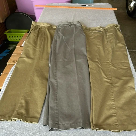 3 for 1 price: 3 pair of Men’s Dockers D3 classic fit khakis - Size 31x30. - Picture 1 of 11